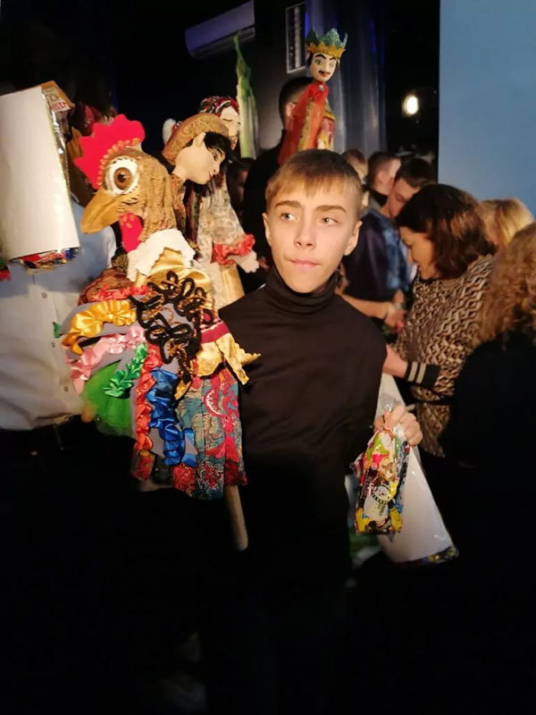 Діти з інвалідністю представили в Полтаві виставу за мотивами індонезійського фольклору