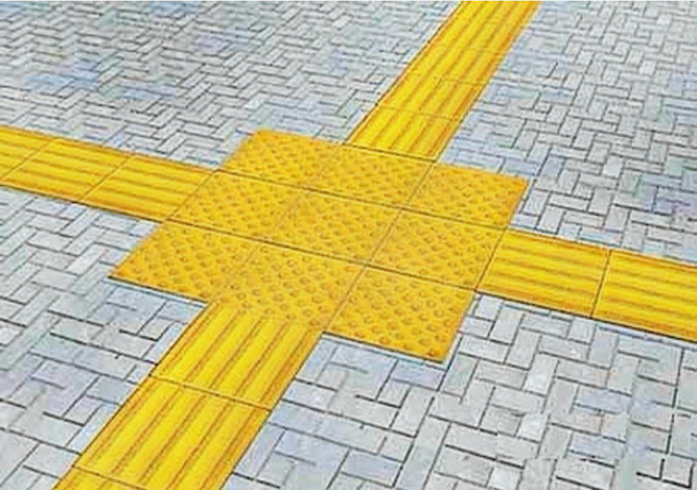 Тактильна плитка на шляху до тупика безбар’єрості